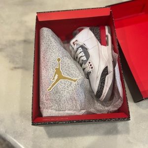 Nike Fire Red Jordan 3s Size 4.5